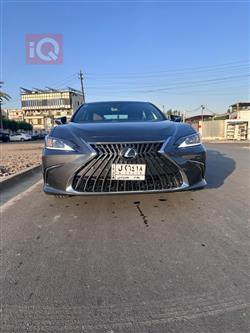 لێکزس ES
